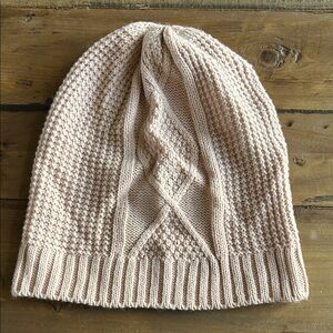 Elegant Pink Knit Beanie